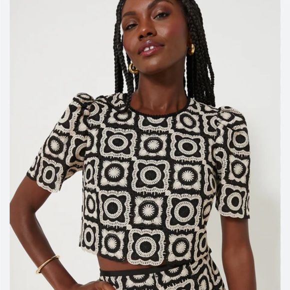 Tuckernuck SAYLOR Black and Creme Morgana Granny Square Crop Top - Picture 1 of 9